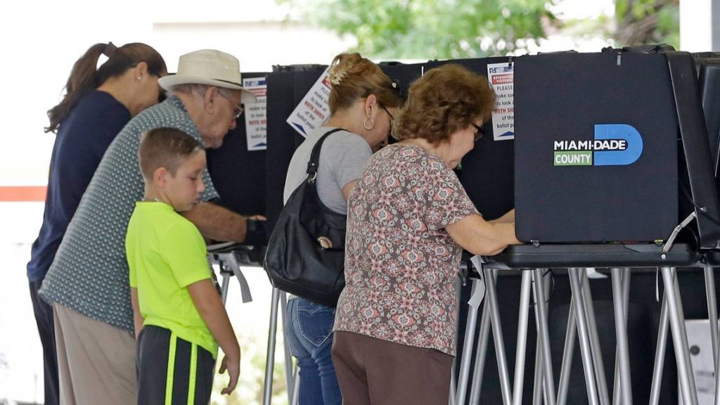 Voters cast primary ballots in Hialeah Miami Herald.